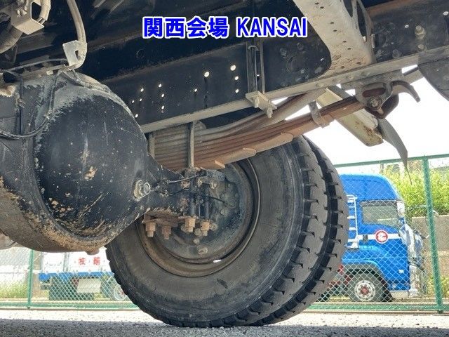 2012 Isuzu Forward dump auction photo 13