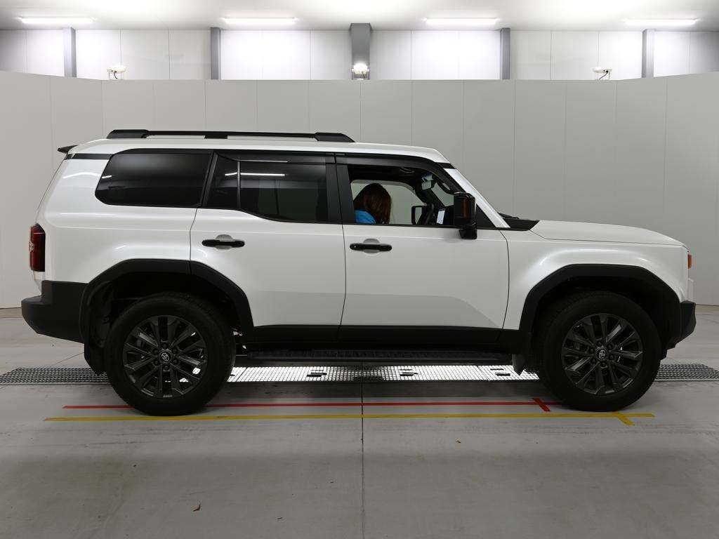2025 Toyota Land Cruiser 250 ZX 4WD auction photo 3
