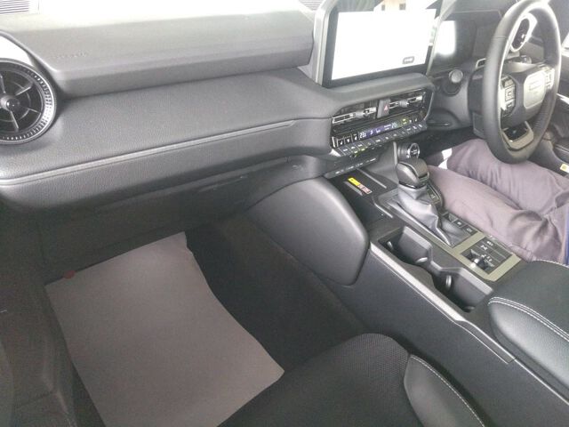 2025 Toyota Land Cruiser 250 VX 4WD auction photo 3