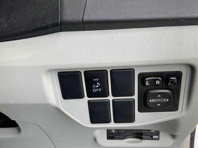 2014 Toyota Prius S auction photo 5