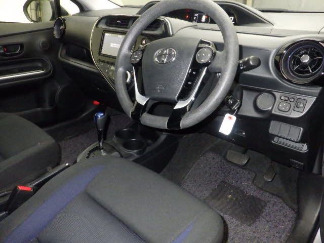 2020 Toyota Aqua S auction photo 3