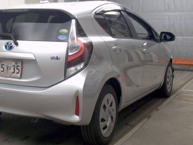 2020 Toyota Aqua S auction photo 5
