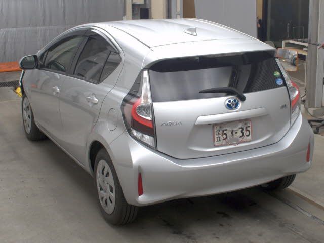 2020 Toyota Aqua S auction photo 2