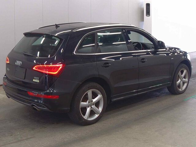 2014 Audi Q5 2.0TFSIクワトSライ 4WD auction photo 5