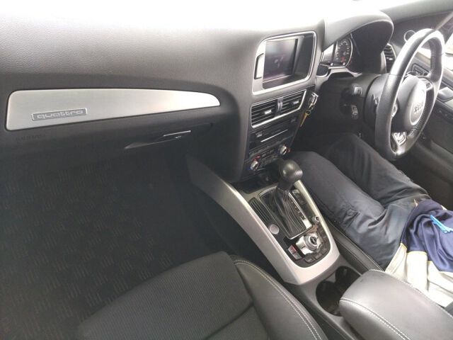 2014 Audi Q5 2.0TFSIクワトSライ 4WD auction photo 3