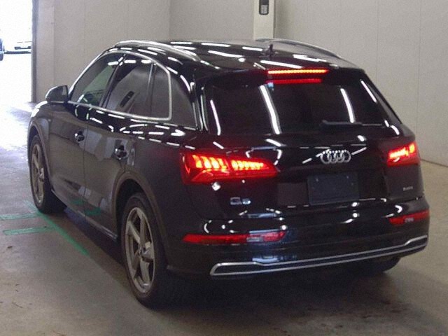 2019 Audi Q5 40TDIクワスポSエア 4WD auction photo 2