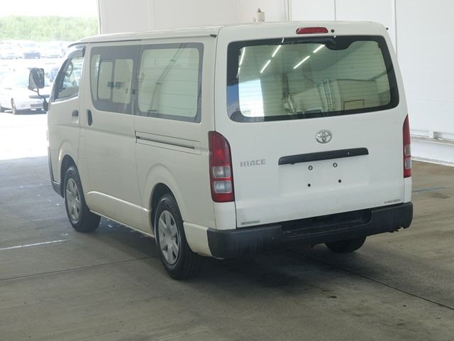 2015 Toyota Hiace Van, 4WD, Deluxe Long auction photo 2