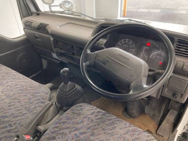 2003 Isuzu Elf Flat body chassis auction photo 2