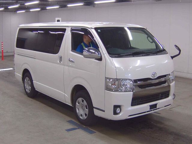 2017 Toyota Hiace L Super GL Dark 4WD Japan auction vehicle
