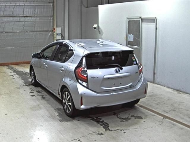 2019 Toyota Aqua Gソフトレザーセレクション auction photo 2