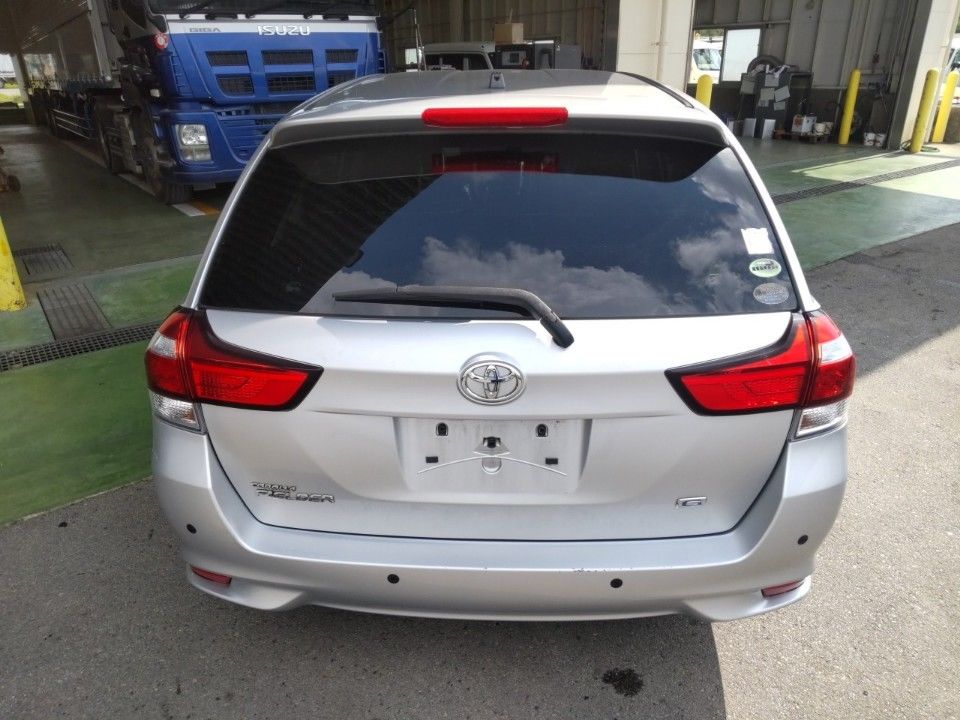 2015 Toyota Corolla Fielder auction photo 5
