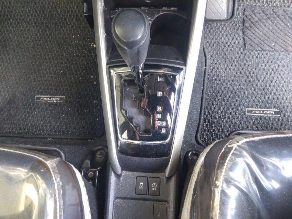 2015 Toyota Corolla Fielder auction photo 12