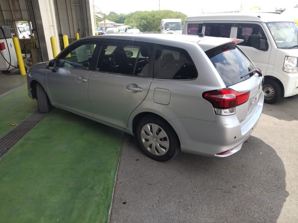 2015 Toyota Corolla Fielder auction photo 6