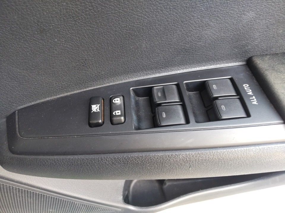 2015 Toyota Corolla Fielder auction photo 14