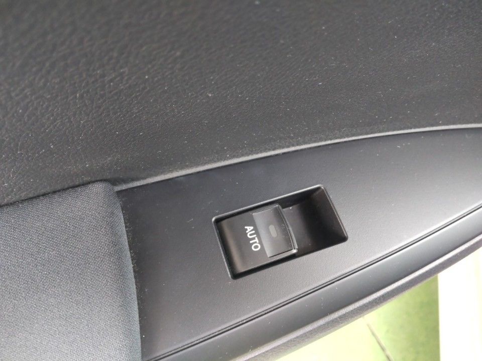 2015 Toyota Corolla Fielder auction photo 13