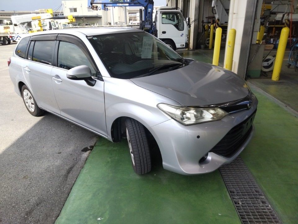 2015 Toyota Corolla Fielder auction photo 4
