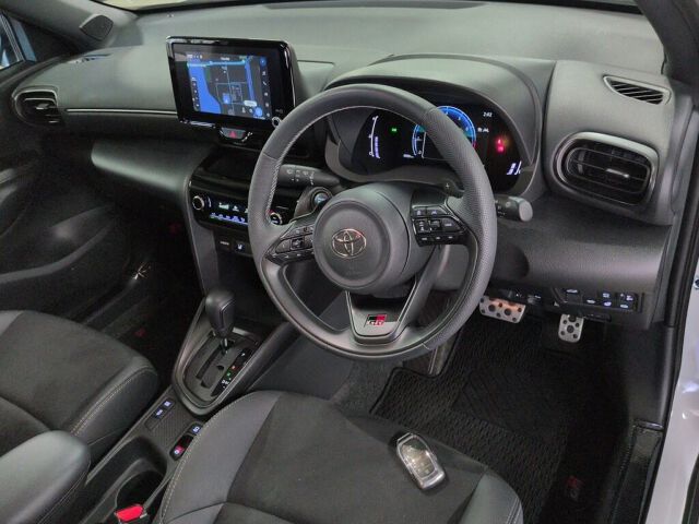 2025 Toyota Yaris Cross GRスポーツ auction photo 3