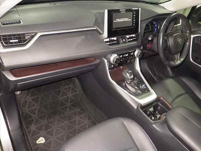 2019 Toyota RAV4 4WDハイブリッドG auction photo 5