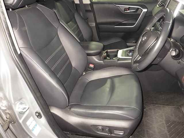 2019 Toyota RAV4 4WDハイブリッドG auction photo 9