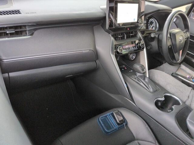 2023 Toyota Harrier G auction photo 3