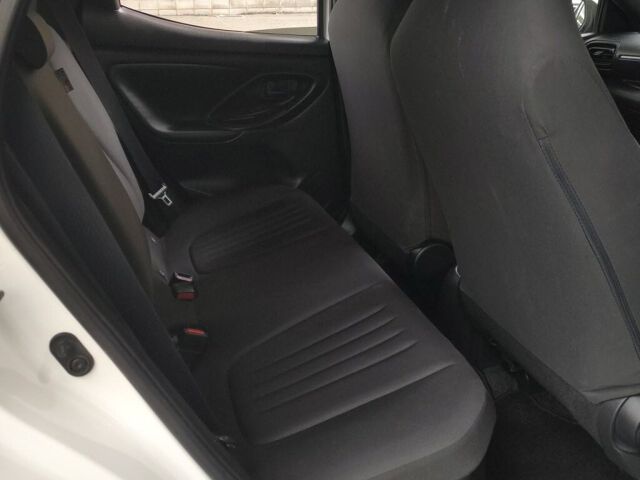 2023 Toyota Yaris ハイブリッドX auction photo 6