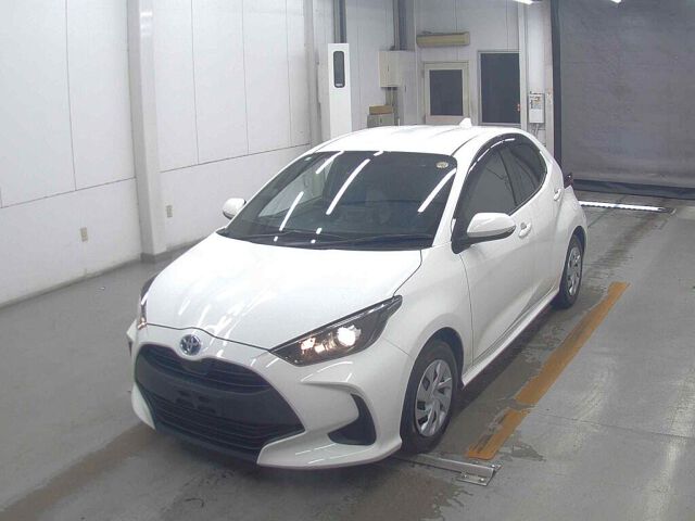 2023 Toyota Yaris ハイブリッドX auction photo 4