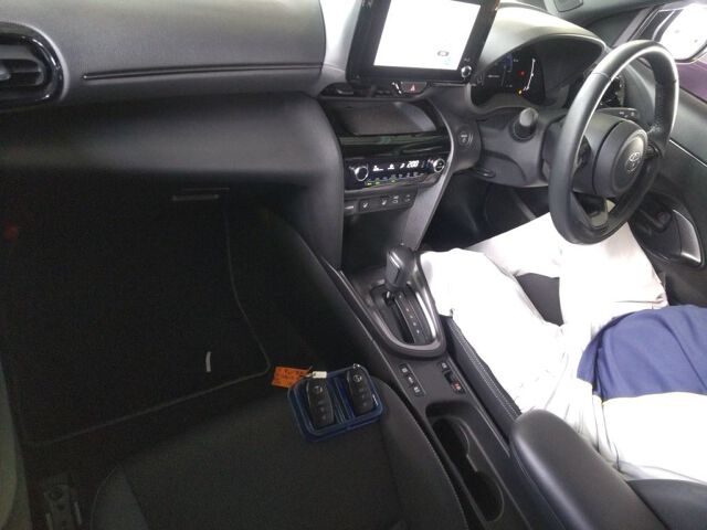 2024 Toyota Yaris Cross Hybrid Z auction photo 3