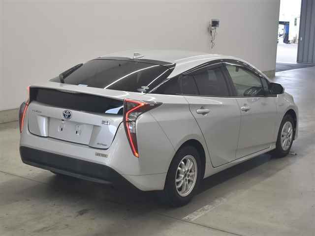 2016 Toyota Prius S auction photo 5