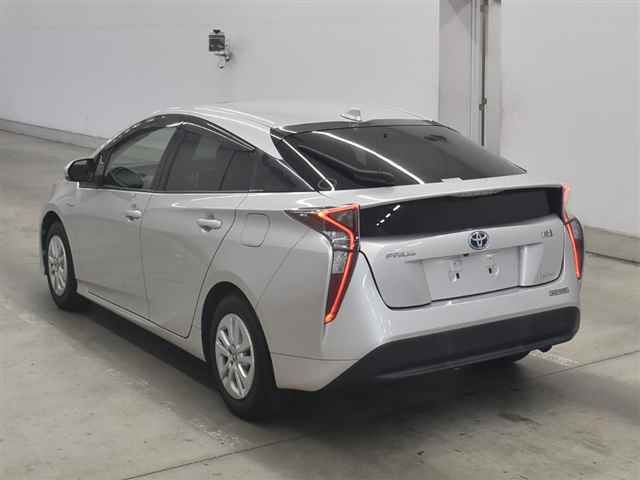 2016 Toyota Prius S auction photo 2