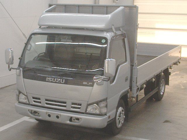 Japan Auction Vehicles 10 2004 Isuzu Elf Flatbed auction photo