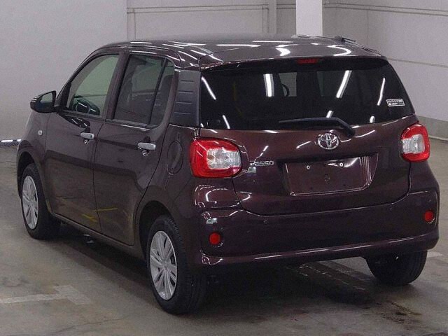 2022 Toyota Passo X Lパッケージ 4WD auction photo 2