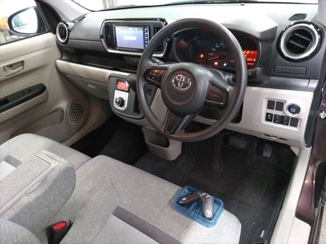 2022 Toyota Passo X Lパッケージ 4WD auction photo 3