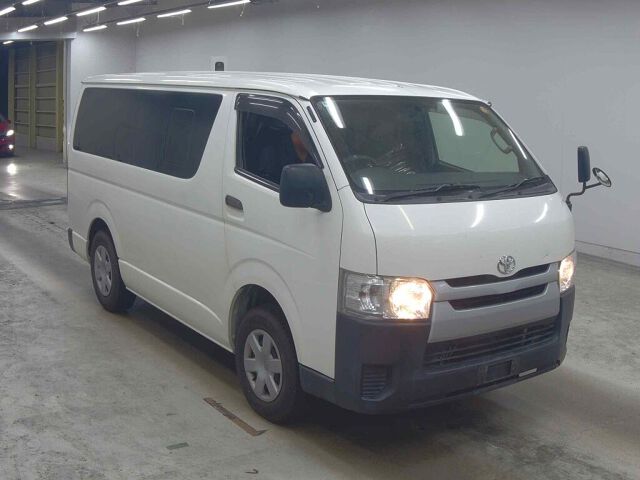 2015 Toyota Hiace Long DX 4WD Japan auction vehicle