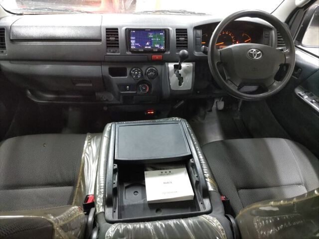 2015 Toyota Hiace Long DX 4WD auction photo 3