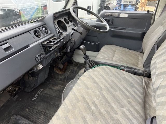 1992 Toyota Dyna ヒラ.ホロ auction photo 5