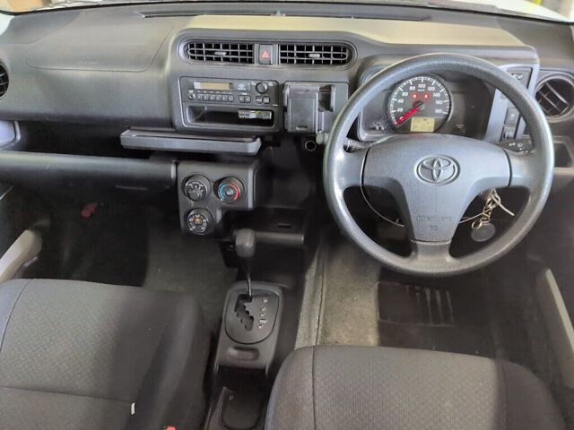 2016 Toyota Succeed UL auction photo 3