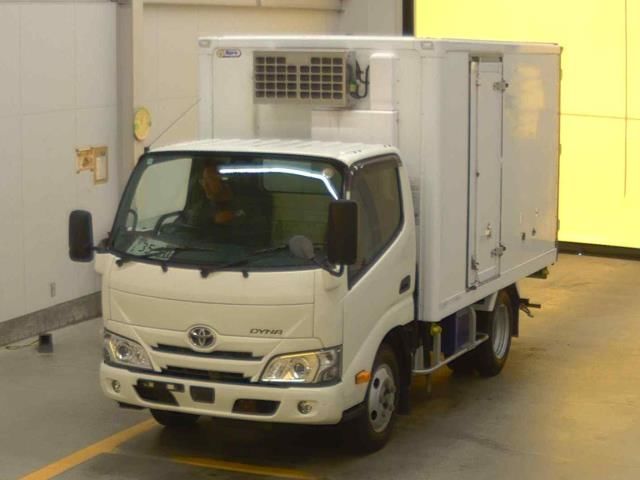 2021 Toyota Dyna Refrigerated and frozen trucks Japan auction vehicle