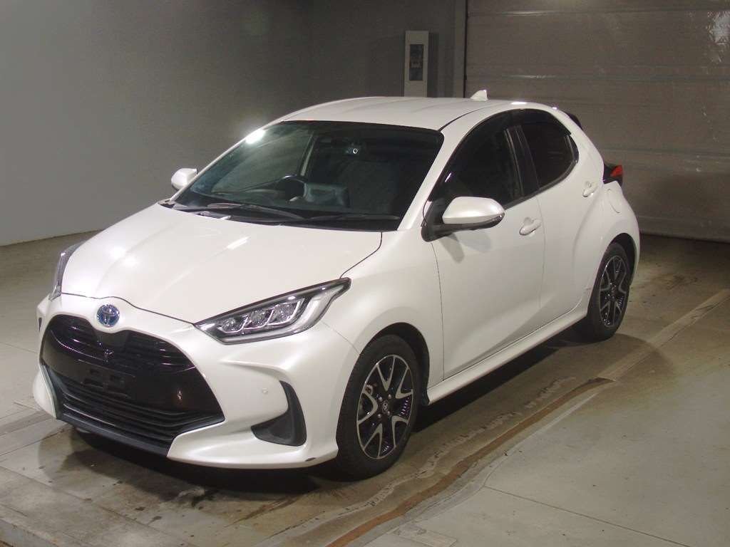 Japan Auction Vehicles 4 2021 Toyota Yaris ハイブリッドZ auction photo