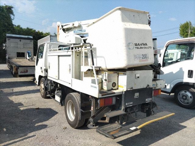 2012 Isuzu Elf Koushosagyou auction photo 2