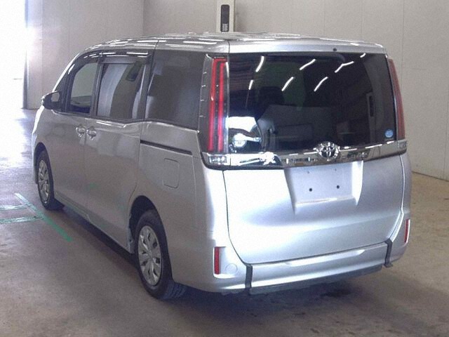 2018 Toyota Noah X Welcab auction photo 2