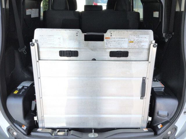 2018 Toyota Noah X Welcab auction photo 6