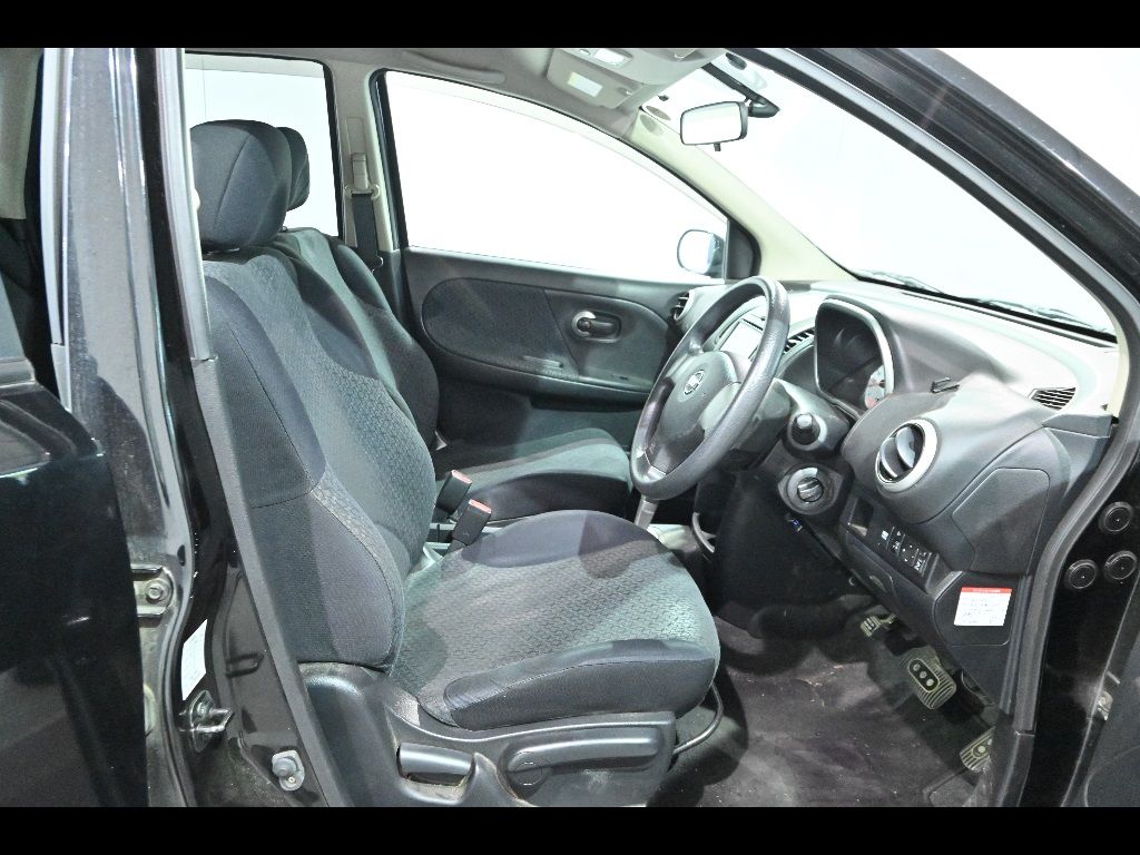 2011 Nissan ノート HB 15X SV auction photo 6