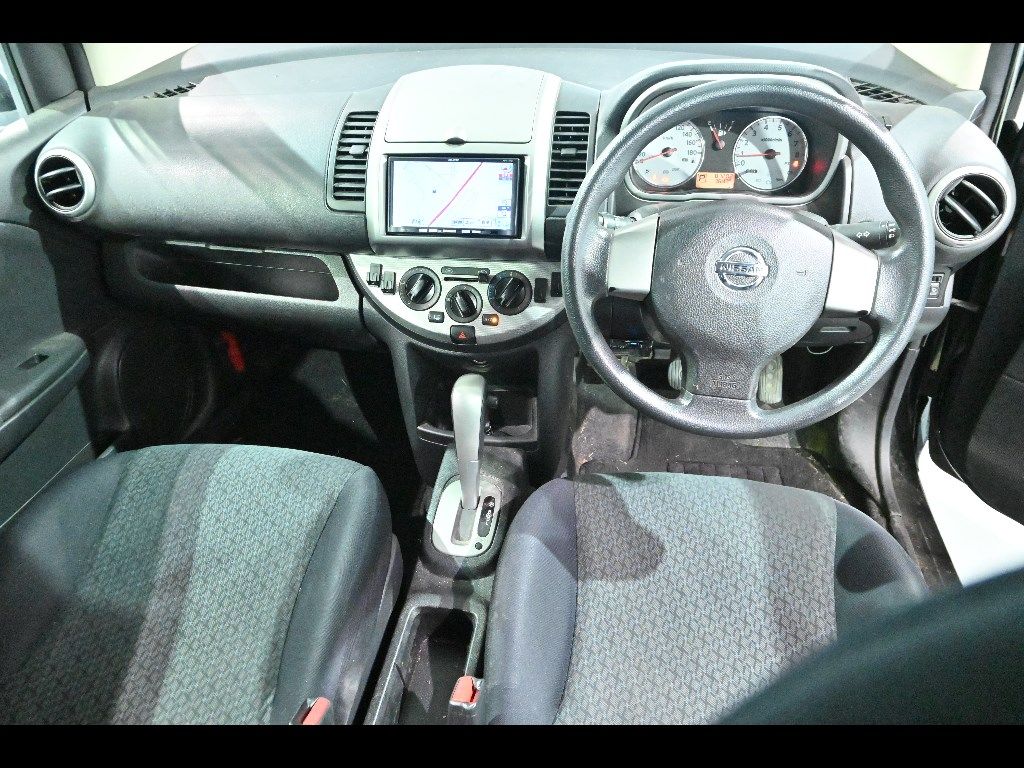 2011 Nissan ノート HB 15X SV auction photo 3