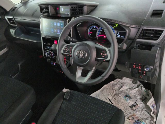 2025 Toyota Roomy Custom G 4WD auction photo 3