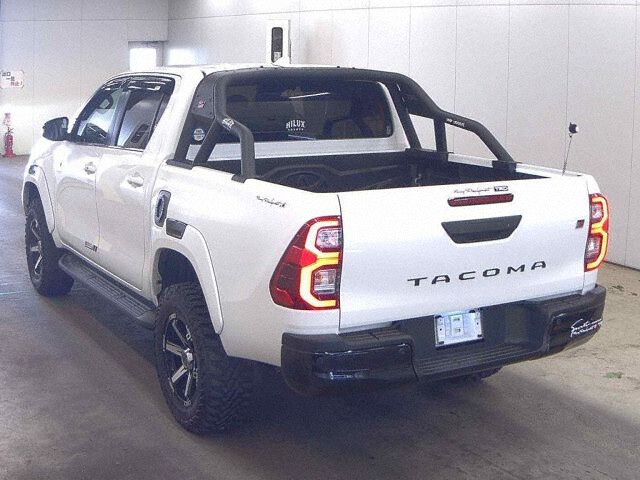 2023 Toyota Hilux Z GRスポーツ 4WD auction photo 2