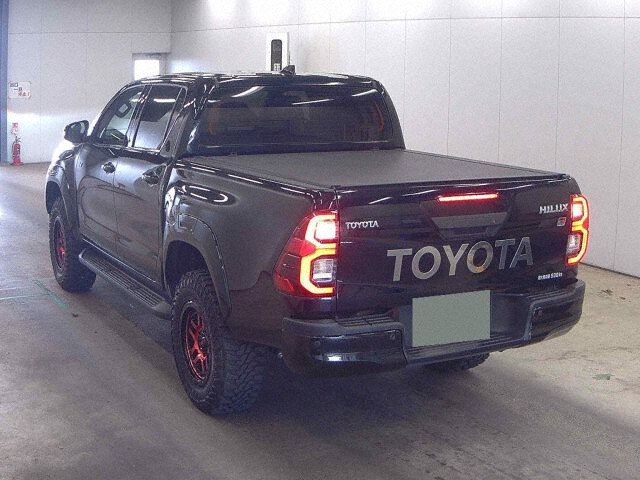 2023 Toyota Hilux Z GRスポーツ 4WD auction photo 2