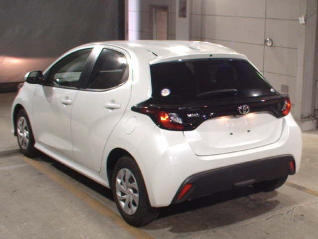 2024 Toyota Yaris X auction photo 2