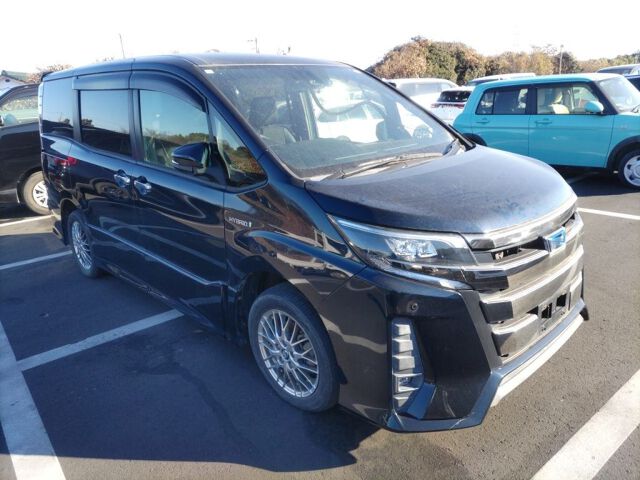 2018 Toyota Noah HV SI WXB Japan auction vehicle