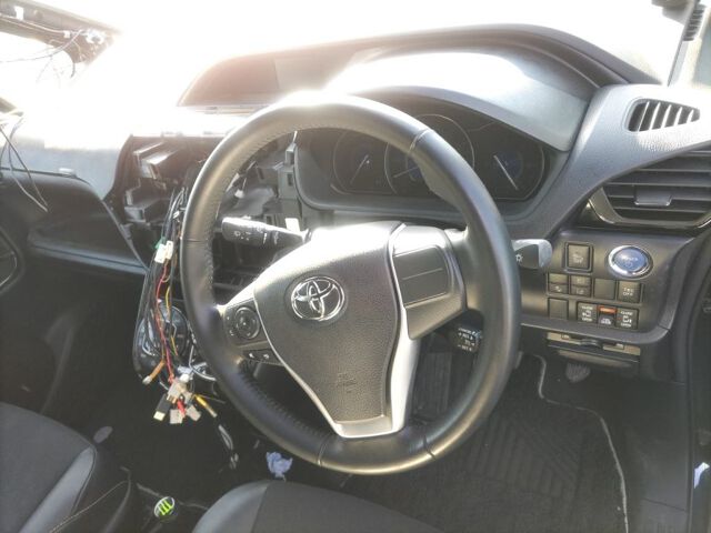 2018 Toyota Noah HV SI WXB auction photo 3