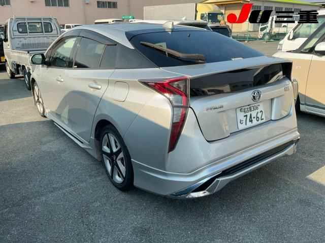 2015 Toyota Prius Sツーリングセレクション auction photo 2